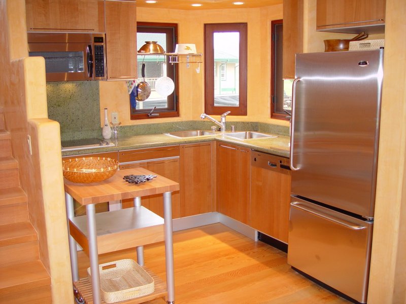 The fully equipped  gourmet kitchen