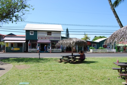 Clothing, jewelry and art boutiques in Hanalei